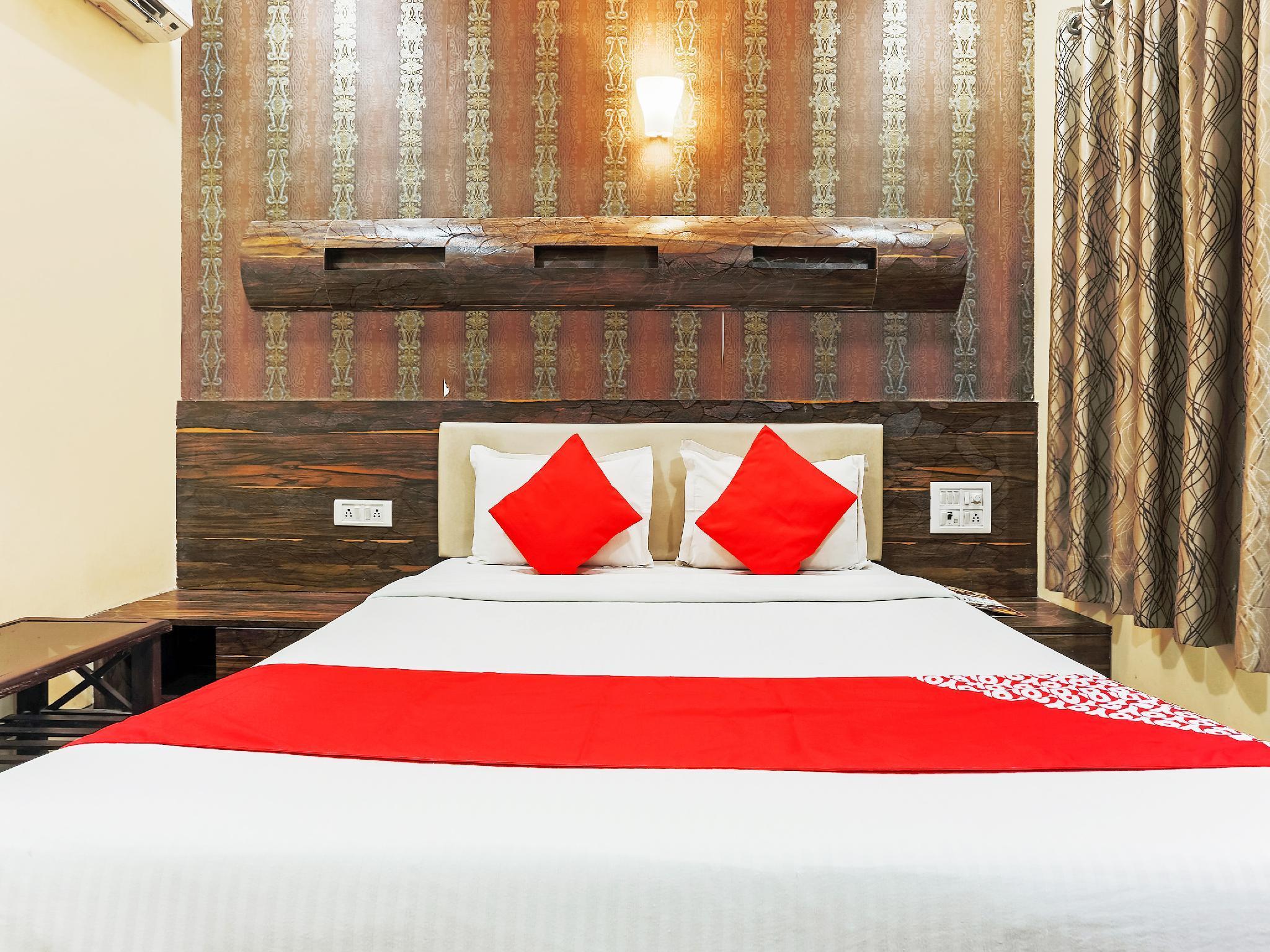 מומביי Hotel Adore Palace מראה חיצוני תמונה