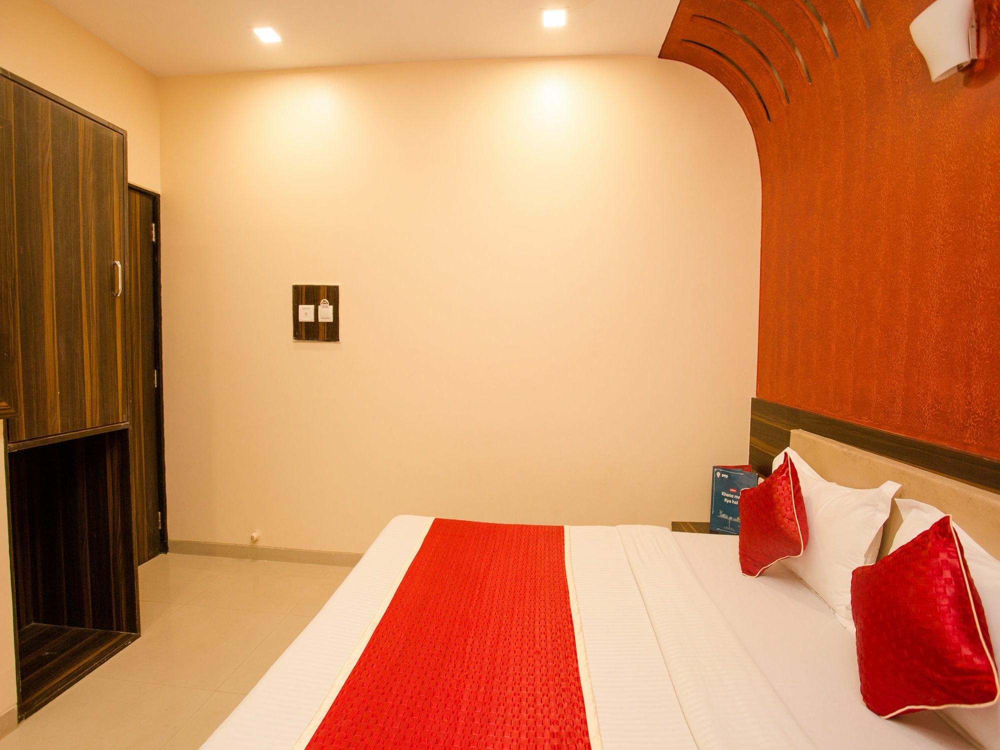 מומביי Hotel Adore Palace מראה חיצוני תמונה